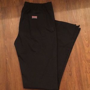 Black scrub pant with drawstring